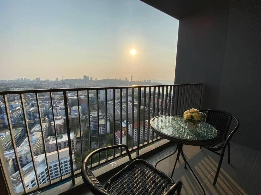 The Base Central Pattaya 2Bed King&Queen Sky Seaview & Infinity Pool Buitenkant foto